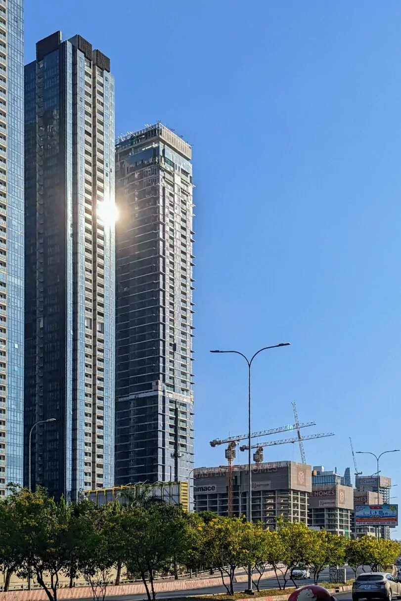 The construction sites of Vinhomes Golden River, Grand Marina, and the Sun Tower.